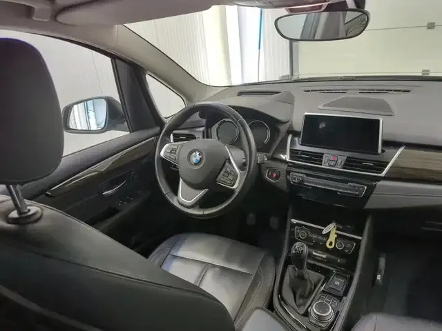 BMW 216