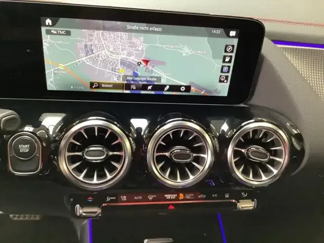 Mercedes-Benz EQA 300