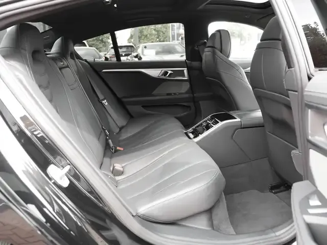 BMW M850