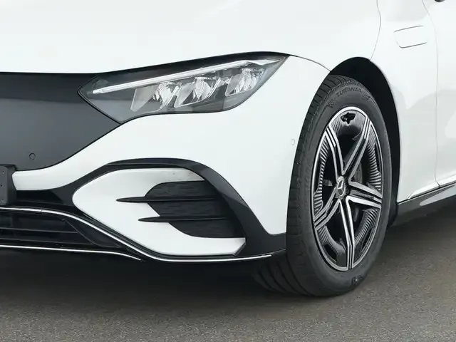 Mercedes-Benz EQE 300