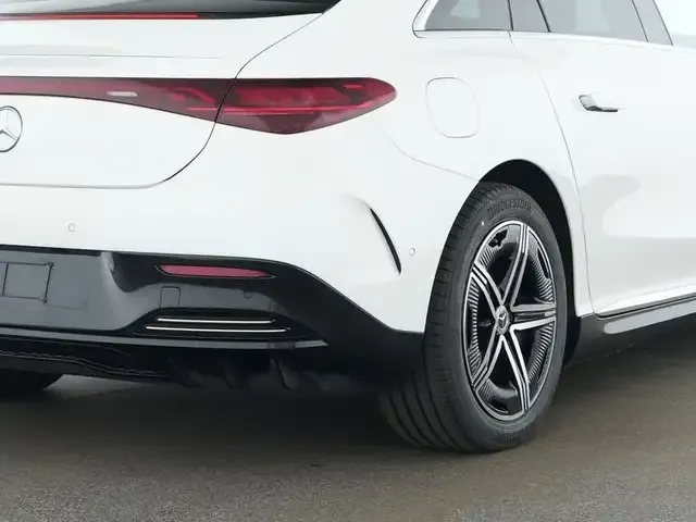 Mercedes-Benz EQE 300