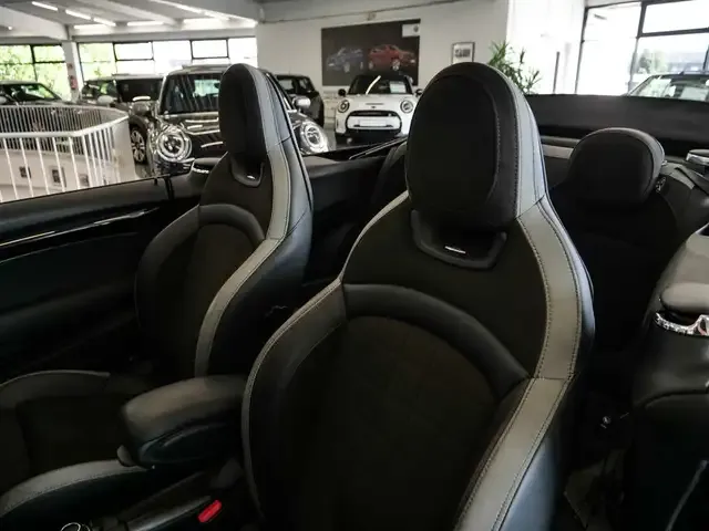 MINI Cooper Cabrio