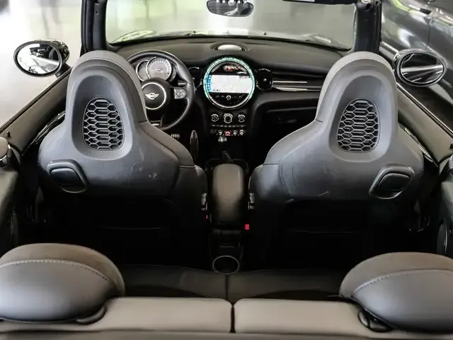 MINI Cooper Cabrio