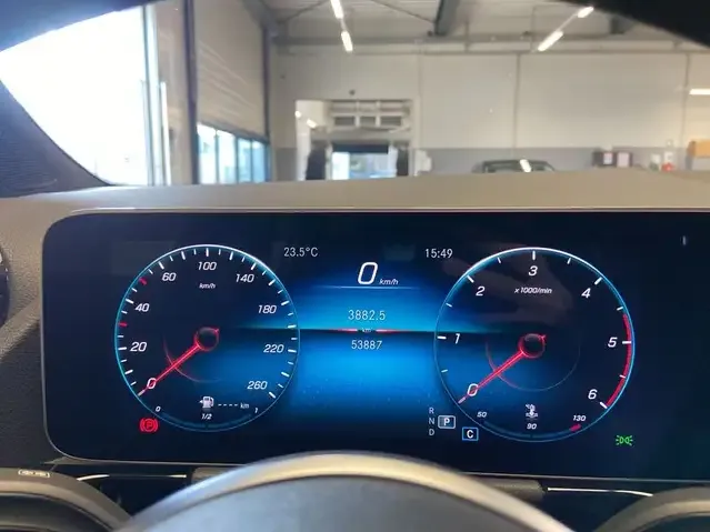 Mercedes-Benz GLA 200