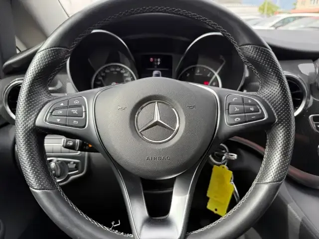 Mercedes-Benz V 250