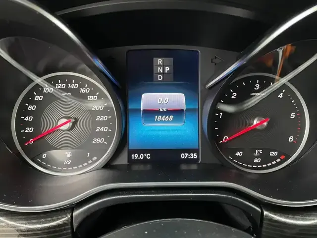 Mercedes-Benz V 250