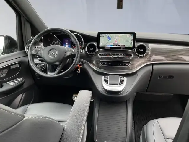 Mercedes-Benz V 250