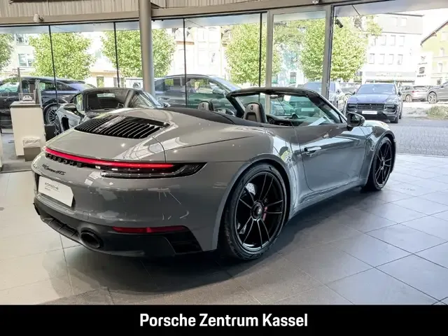 Porsche 992