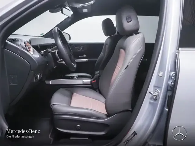 Mercedes-Benz EQB 300