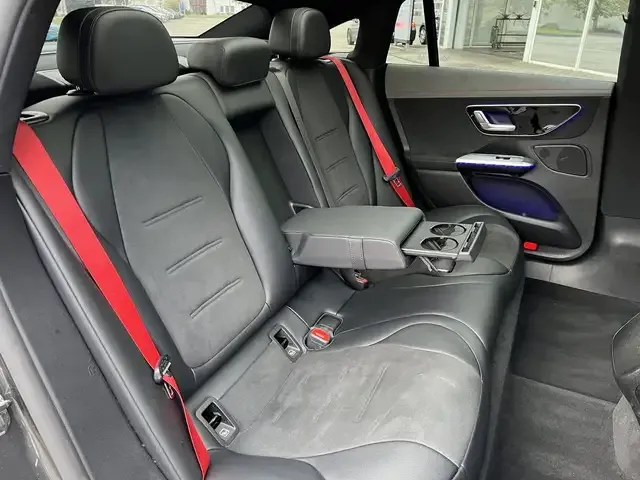 Mercedes-Benz EQE 300