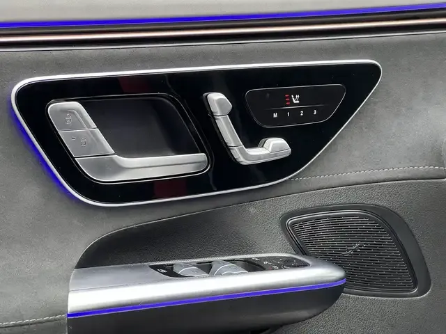 Mercedes-Benz EQE 300