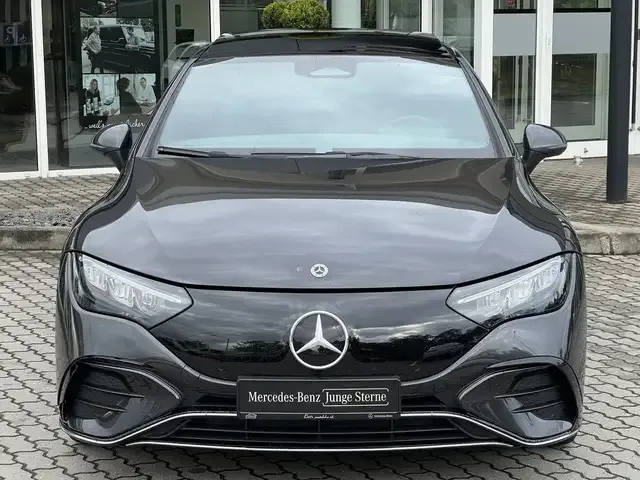 Mercedes-Benz EQE 300