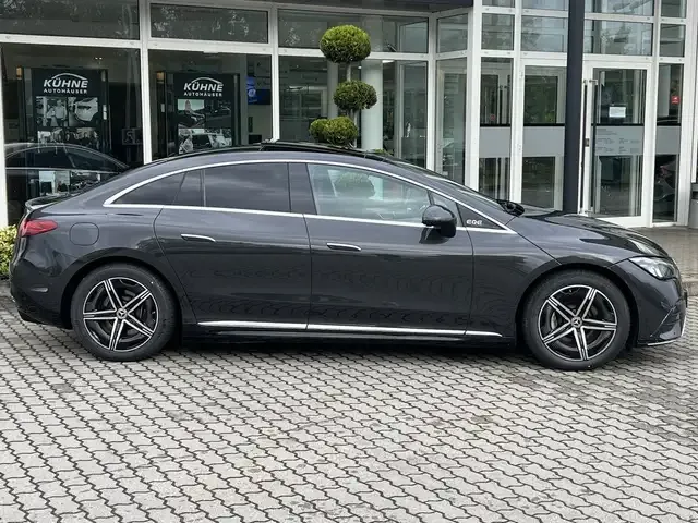 Mercedes-Benz EQE 300