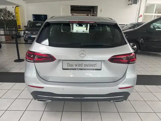 Mercedes-Benz B 200