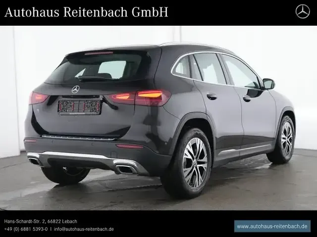 Mercedes-Benz GLA 220