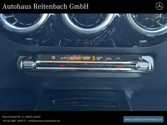 Mercedes-Benz GLA 220