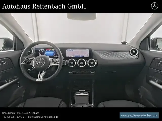 Mercedes-Benz GLA 220