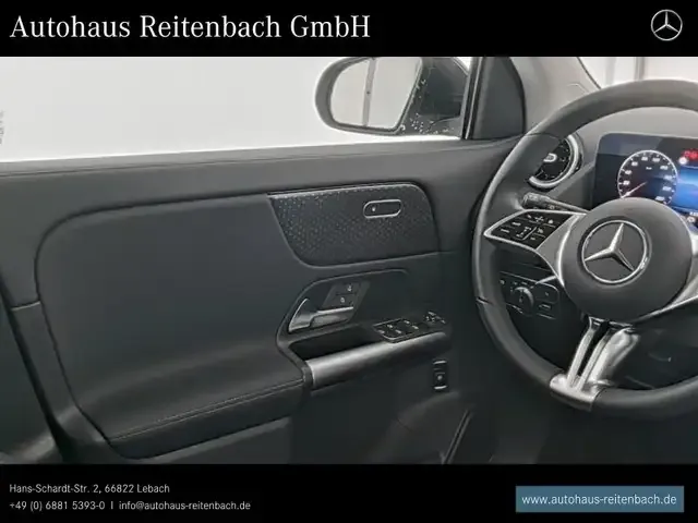 Mercedes-Benz GLA 220
