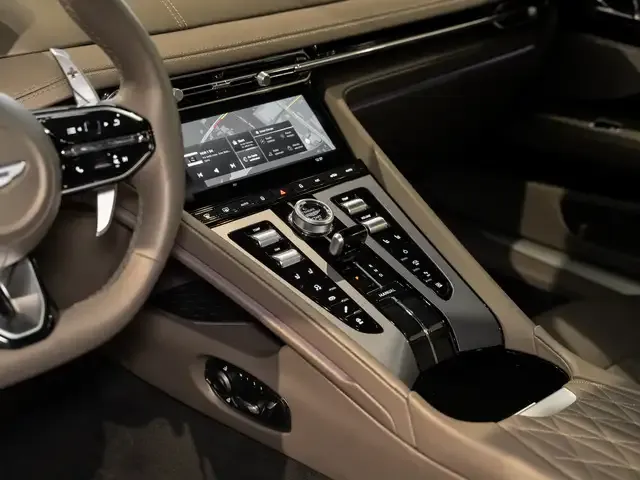 Aston Martin DB12