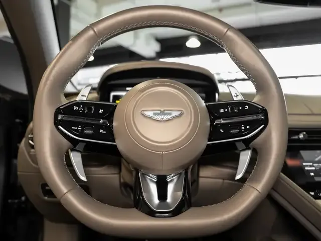 Aston Martin DB12