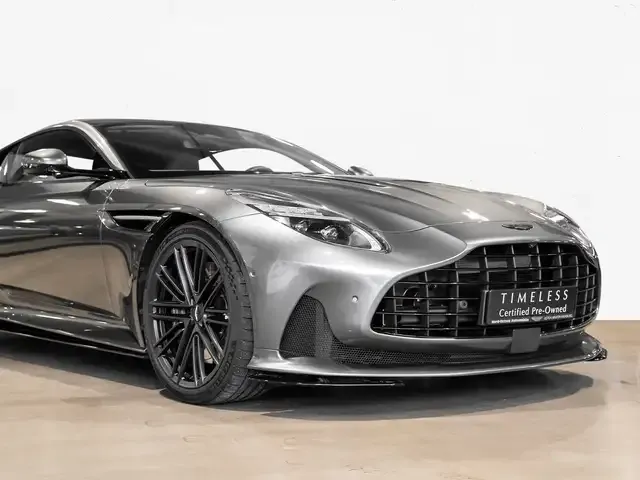Aston Martin DB12