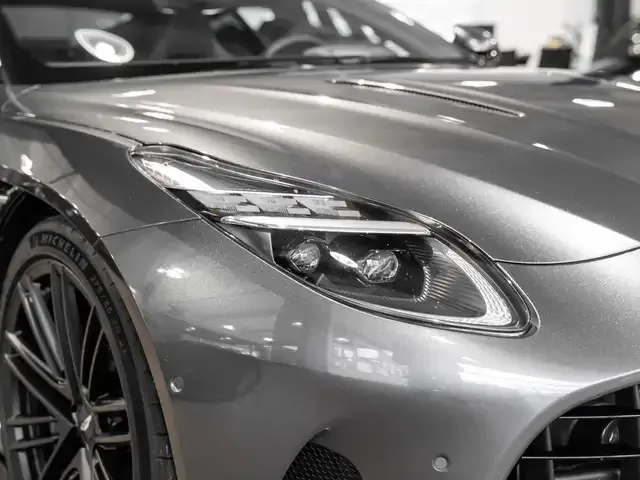 Aston Martin DB12