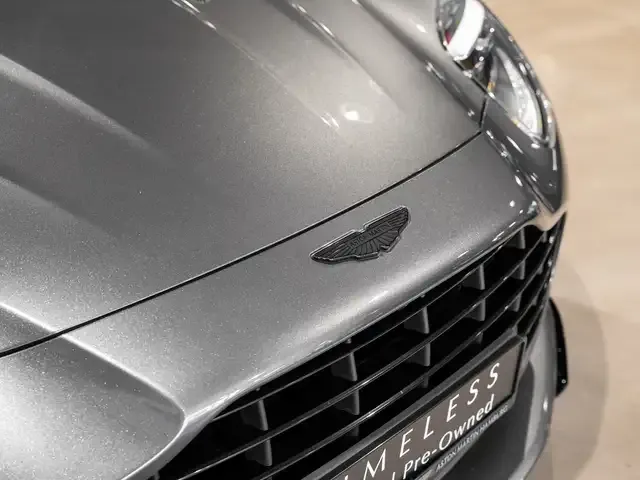 Aston Martin DB12