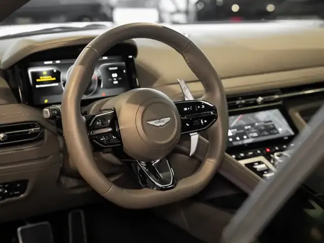 Aston Martin DB12