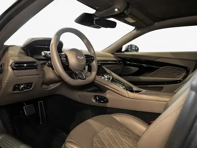 Aston Martin DB12
