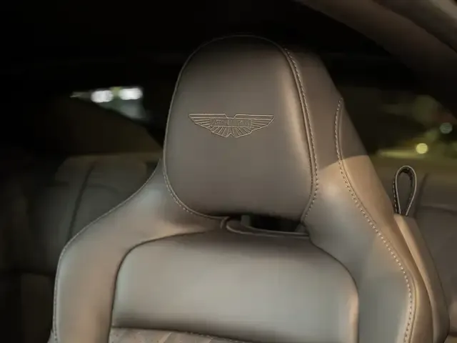 Aston Martin DB12