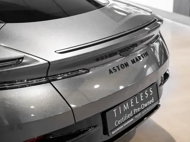 Aston Martin DB12