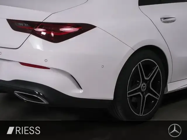 Mercedes-Benz CLA 200