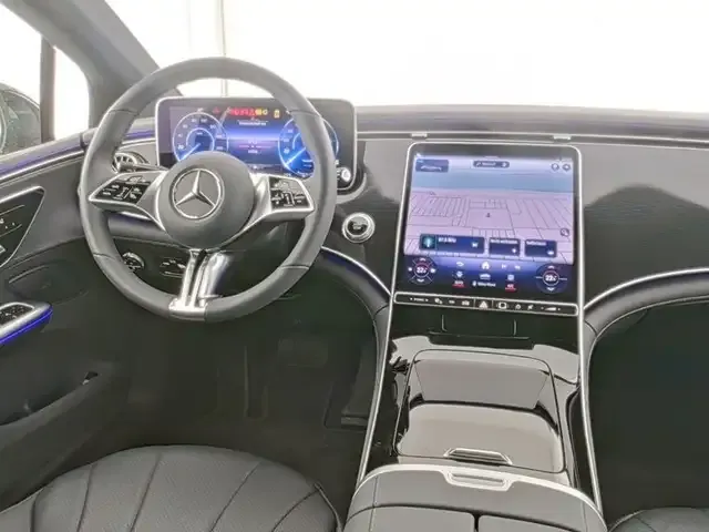 Mercedes-Benz EQE 300