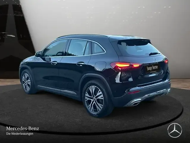 Mercedes-Benz GLA 220