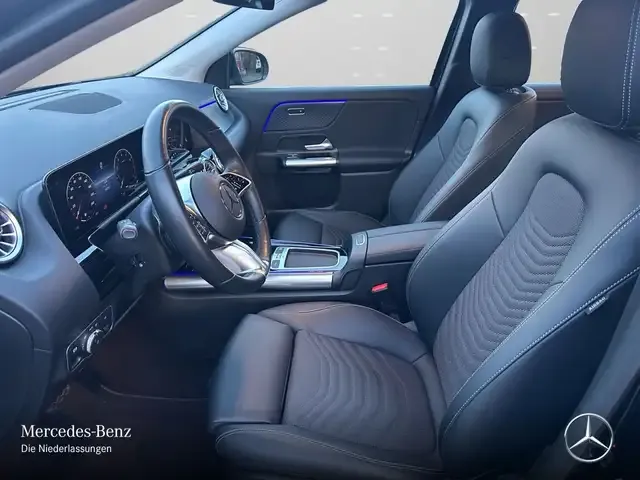 Mercedes-Benz GLA 220