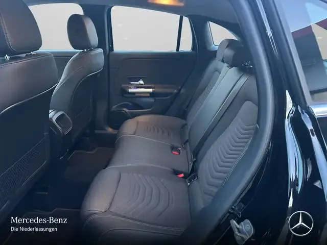 Mercedes-Benz GLA 220