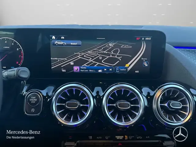 Mercedes-Benz GLA 220