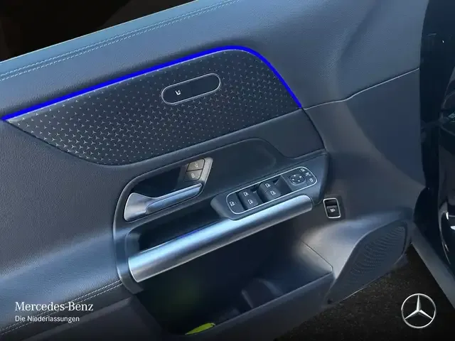 Mercedes-Benz GLA 220