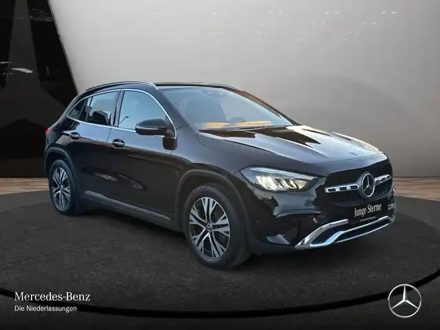 Mercedes-Benz GLA 220