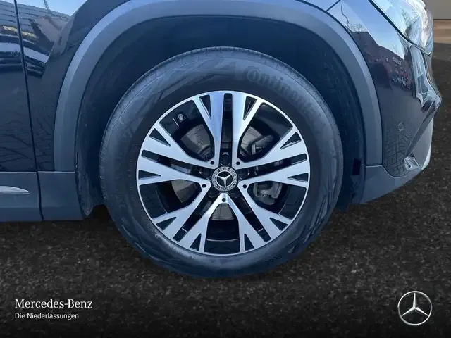 Mercedes-Benz GLA 220