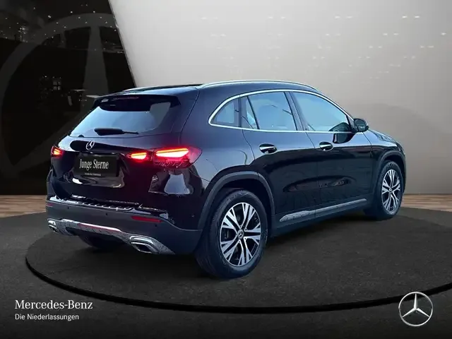 Mercedes-Benz GLA 220