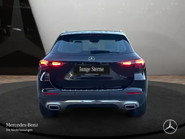 Mercedes-Benz GLA 220