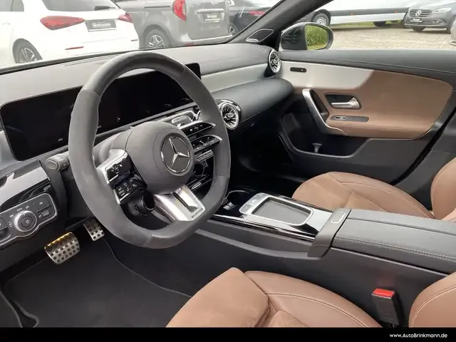 Mercedes-Benz CLA 45 AMG