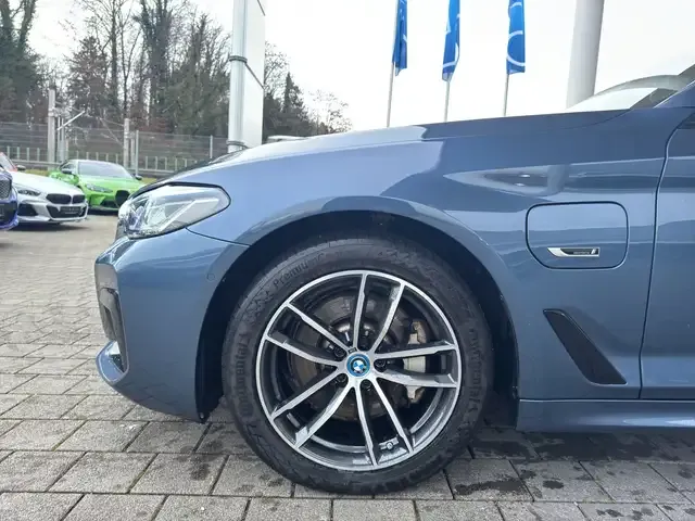 BMW 530
