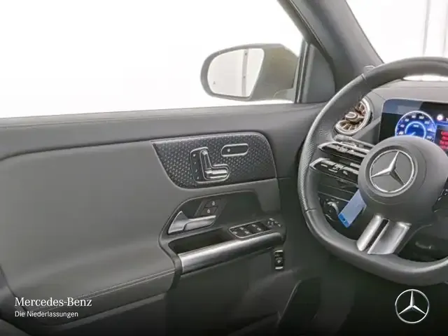 Mercedes-Benz EQA 300