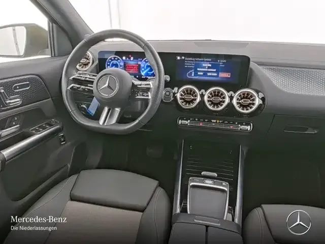 Mercedes-Benz EQA 300