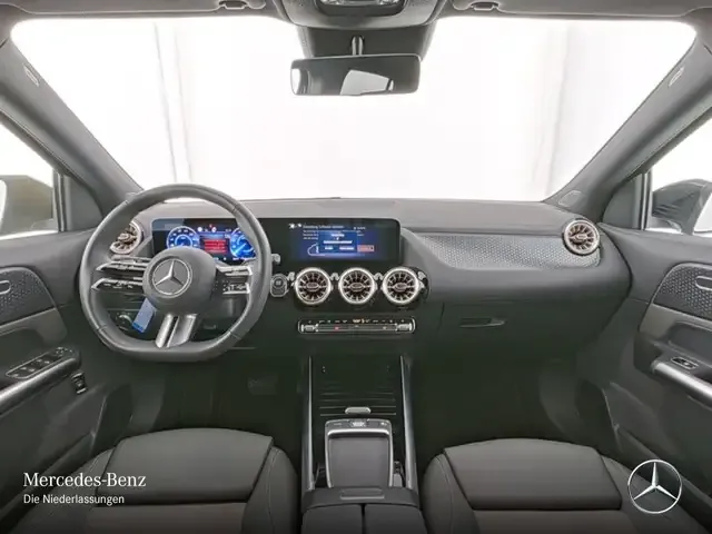 Mercedes-Benz EQA 300