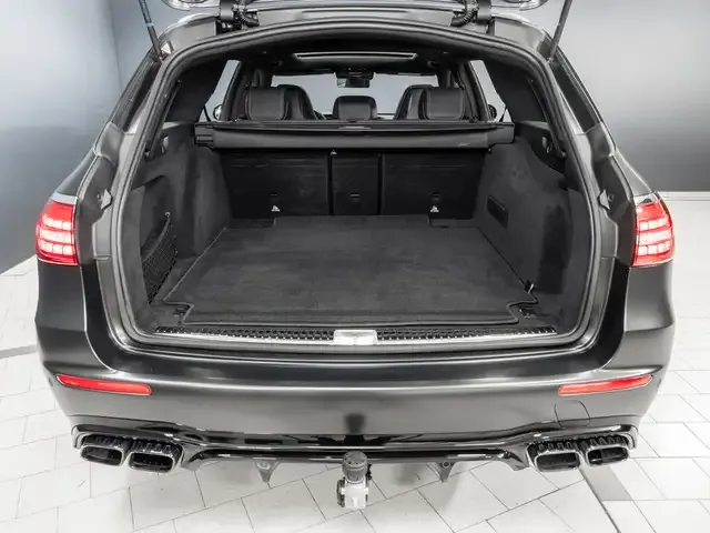 Mercedes-Benz E 63 AMG