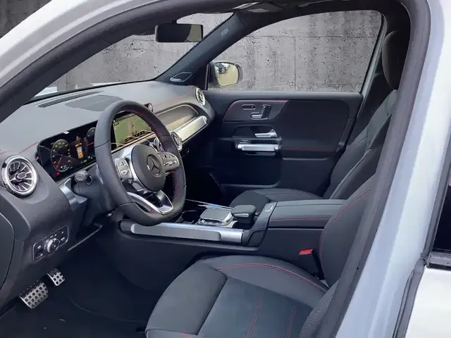 Mercedes-Benz EQB 300