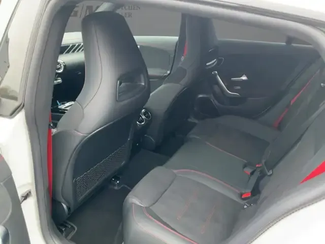 Mercedes-Benz CLA 45 AMG